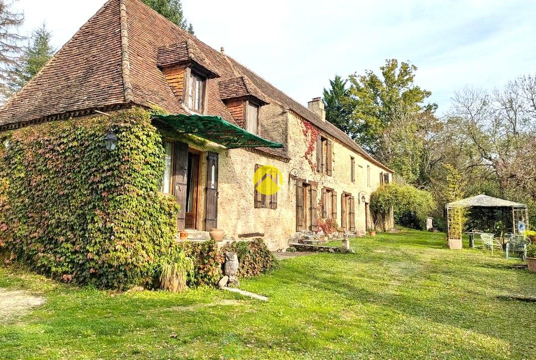 Maison 7 pièces 217 m² · à Coux Et Bigaroque-Mouzens · 217 m² · 449 000 €