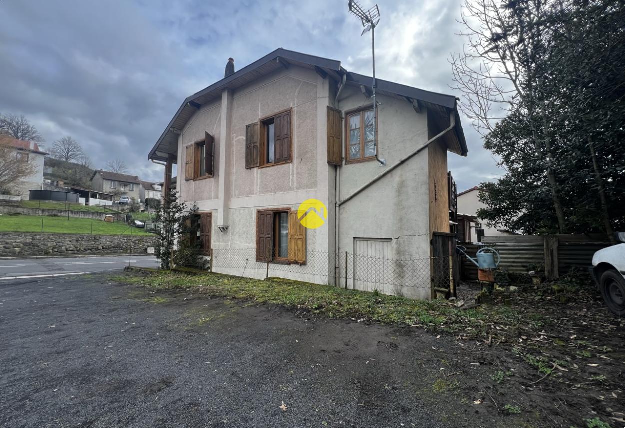 Maison 5 pièces 85 m² · à Ydes · 85 m² · 29 500 €
