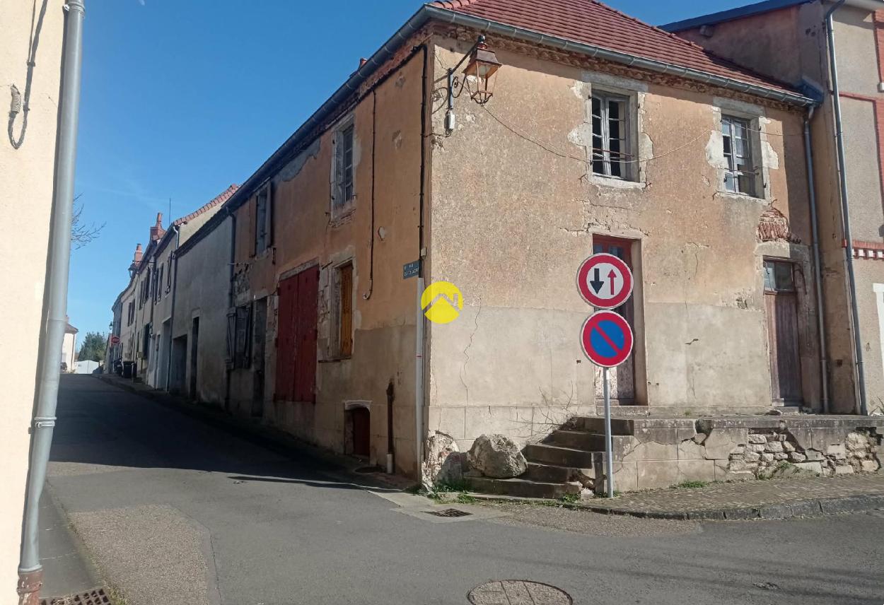 Immeuble 5 pièces 110 m² · à Chantelle · 110 m² · 56 500 €