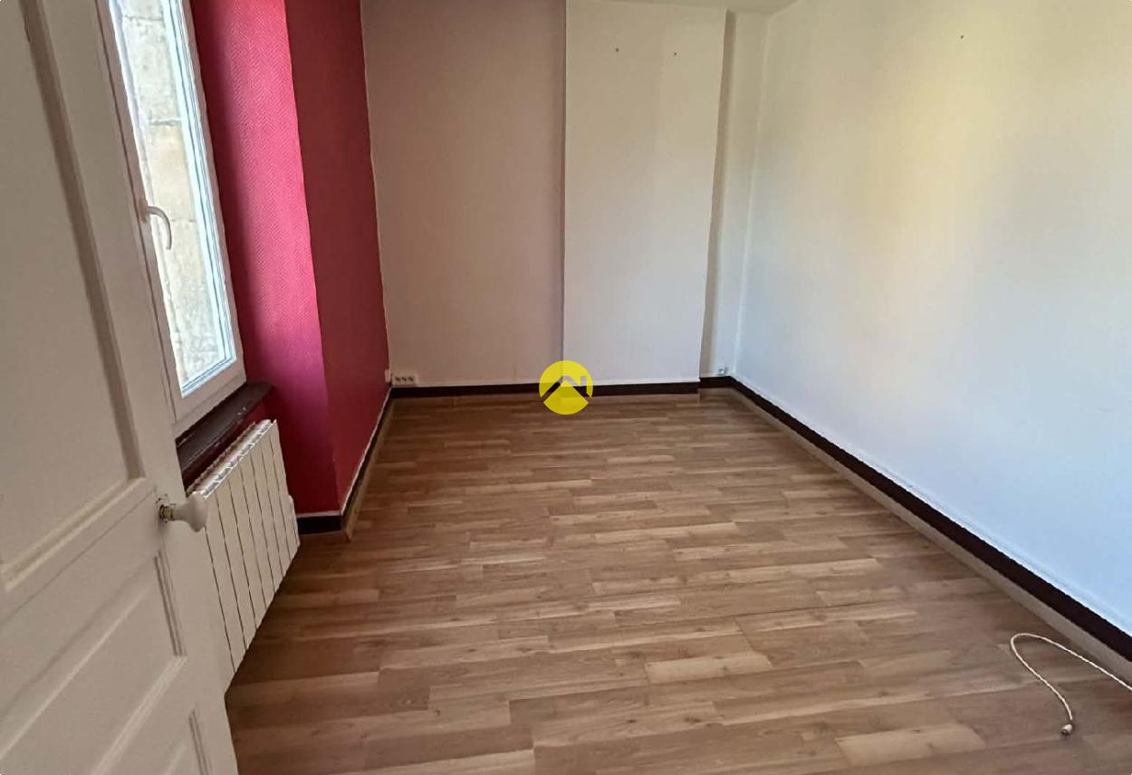 Maison 3 pièces 45 m² à Montmarault, photo 2
