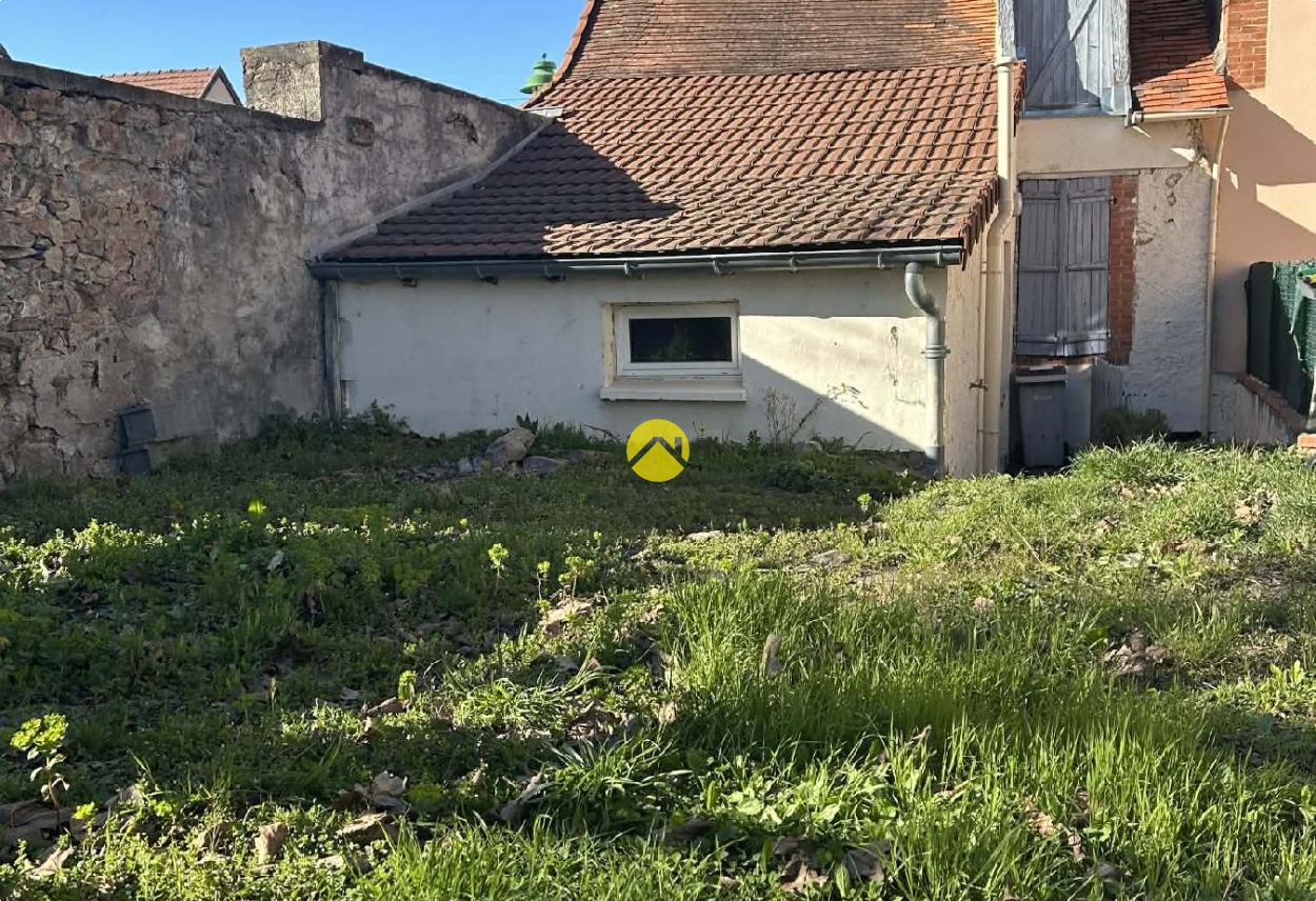 Maison 3 pièces 45 m² · à Montmarault · 45 m² · 39 500 €
