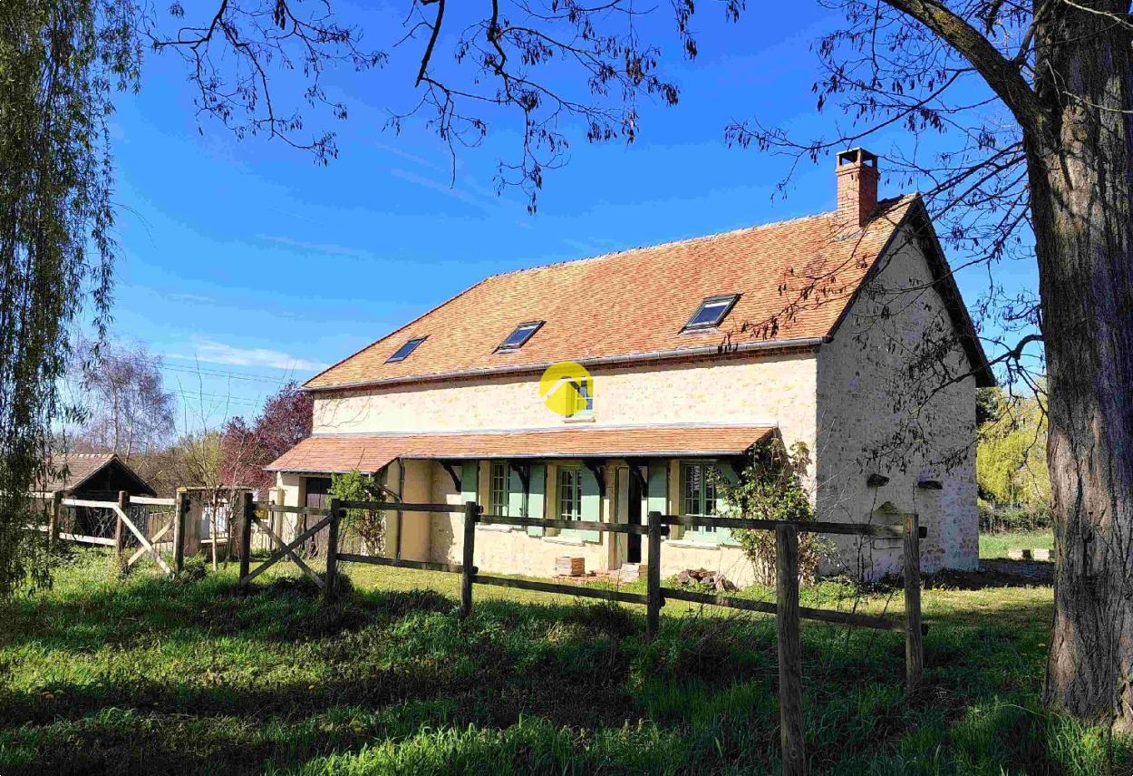 Maison 5 pièces 140 m² · à La Chapelle-Hugon · 140 m² · 165 000 €