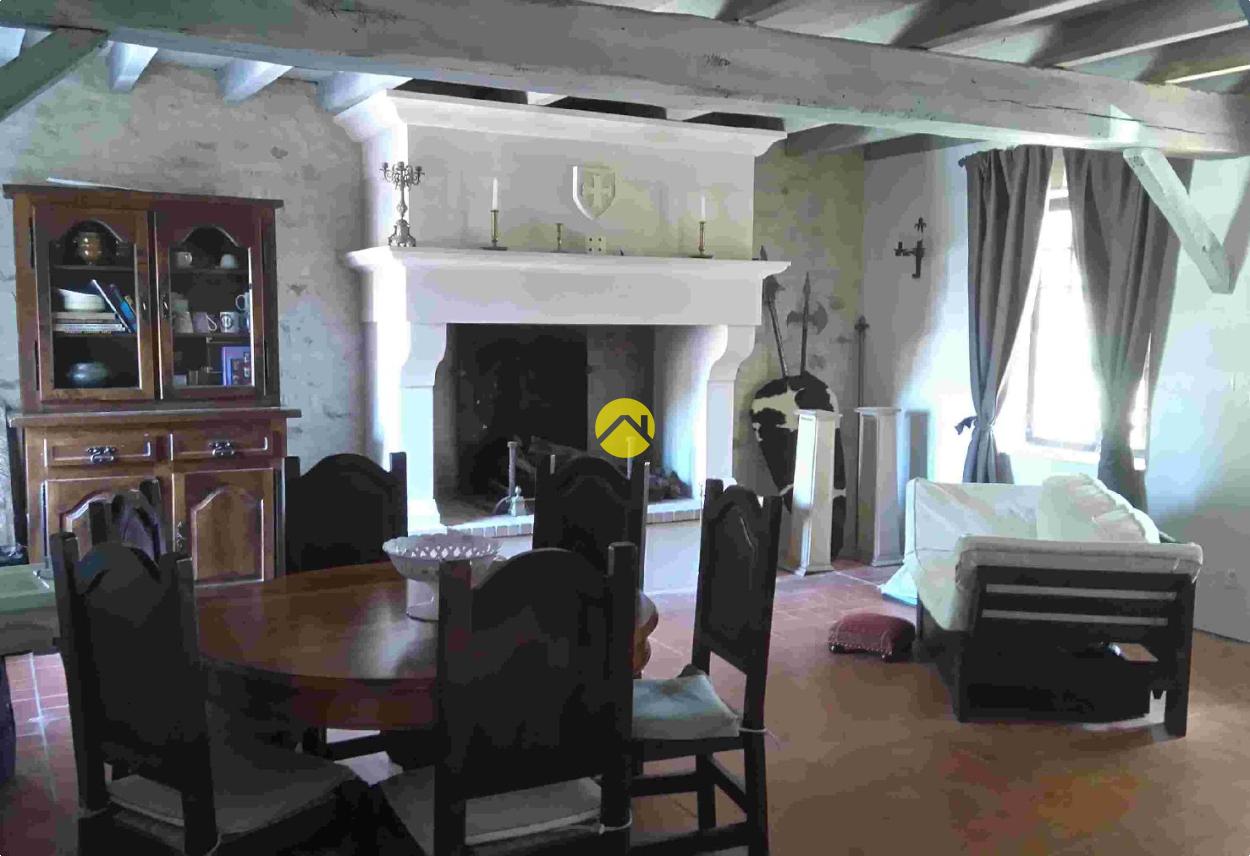 Maison 5 pièces 140 m² à La Chapelle-Hugon, photo 2