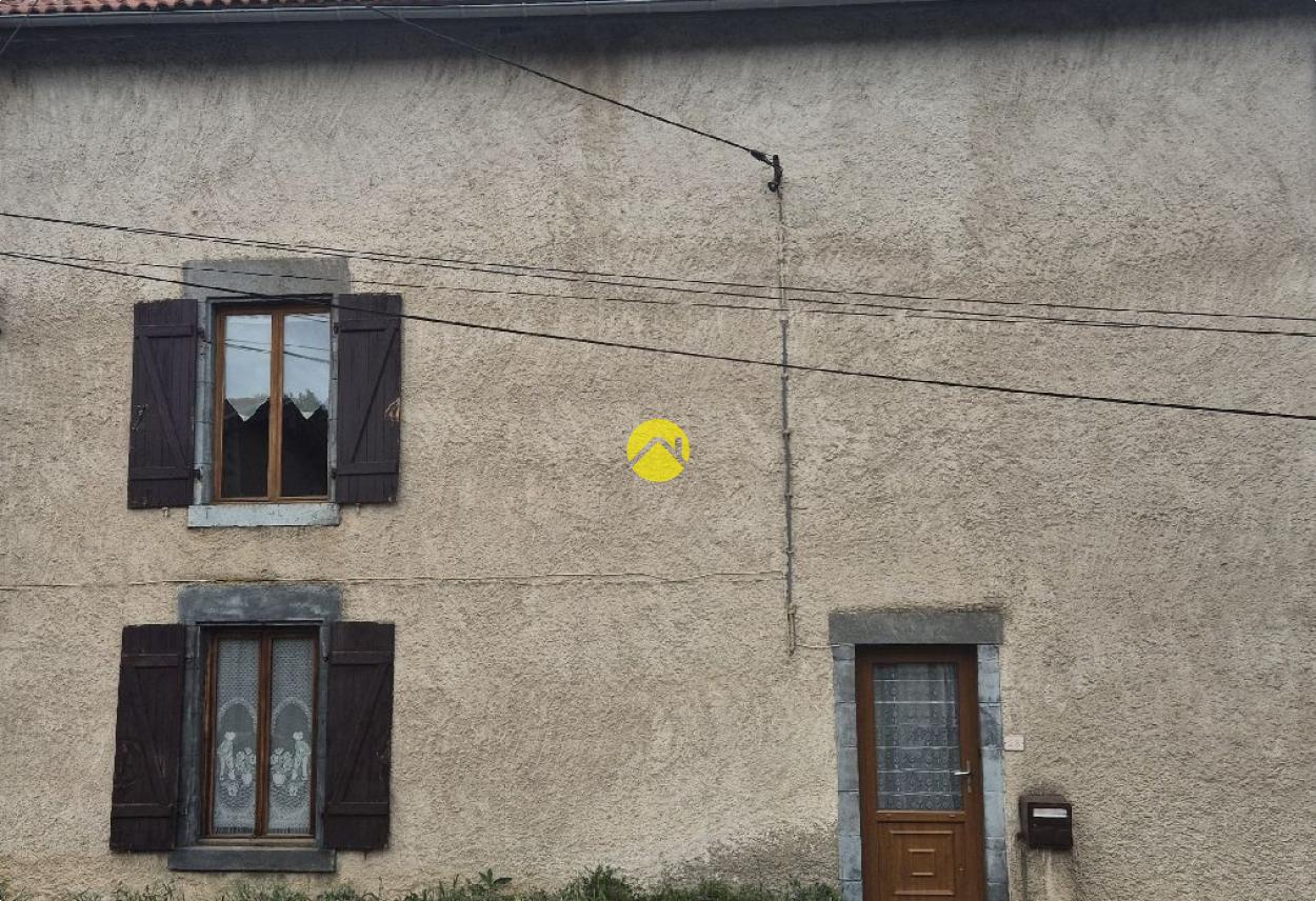Maison 7 pièces 150 m² · à Limons · 150 m² · 152 000 €