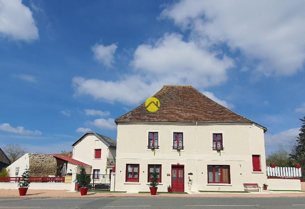 Maison 10 pièces 550 m² · à Montluçon · 550 m² · 420 000 €