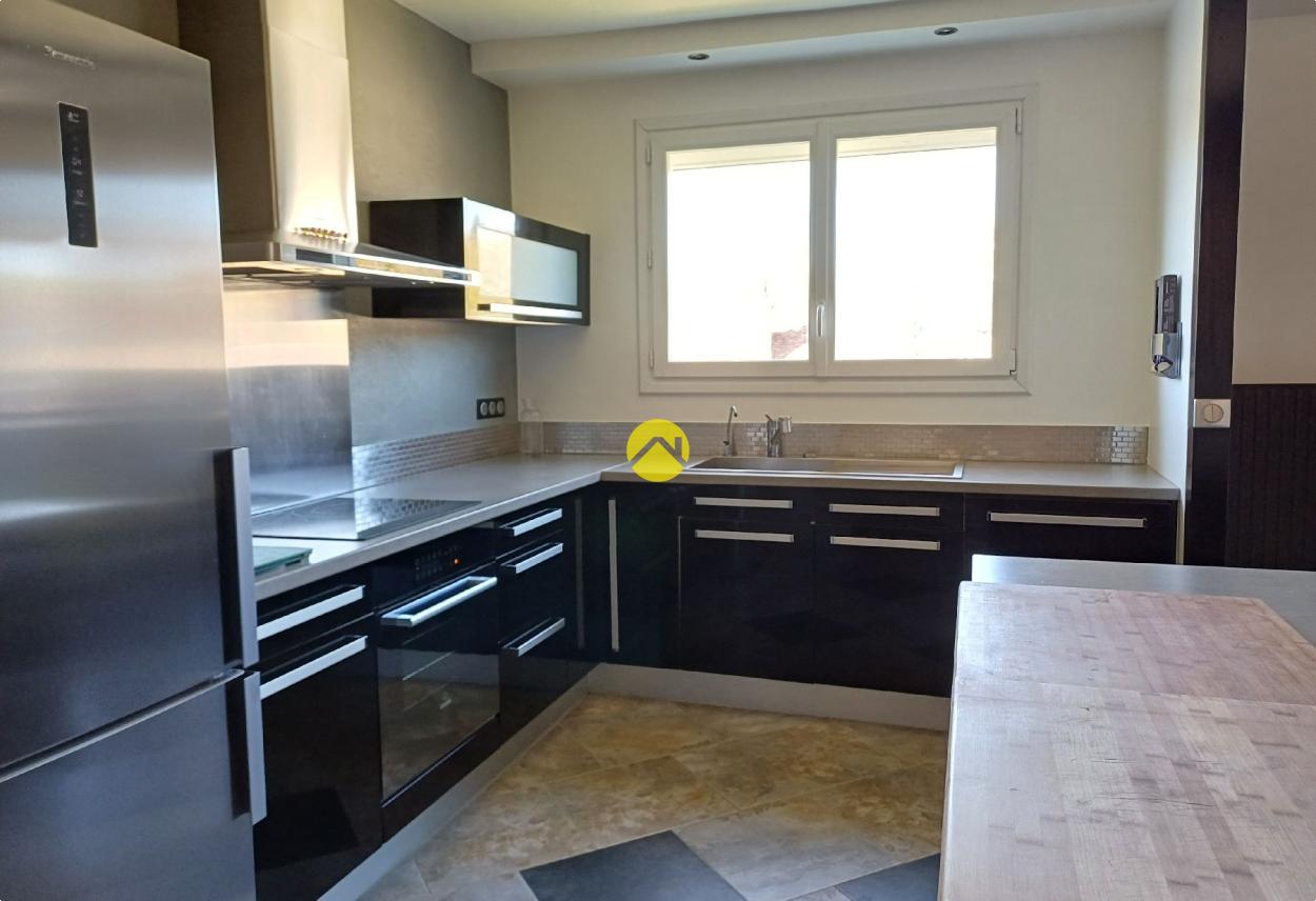 Maison 6 pièces 148 m² · à Issoudun · 148 m² · 141 700 €