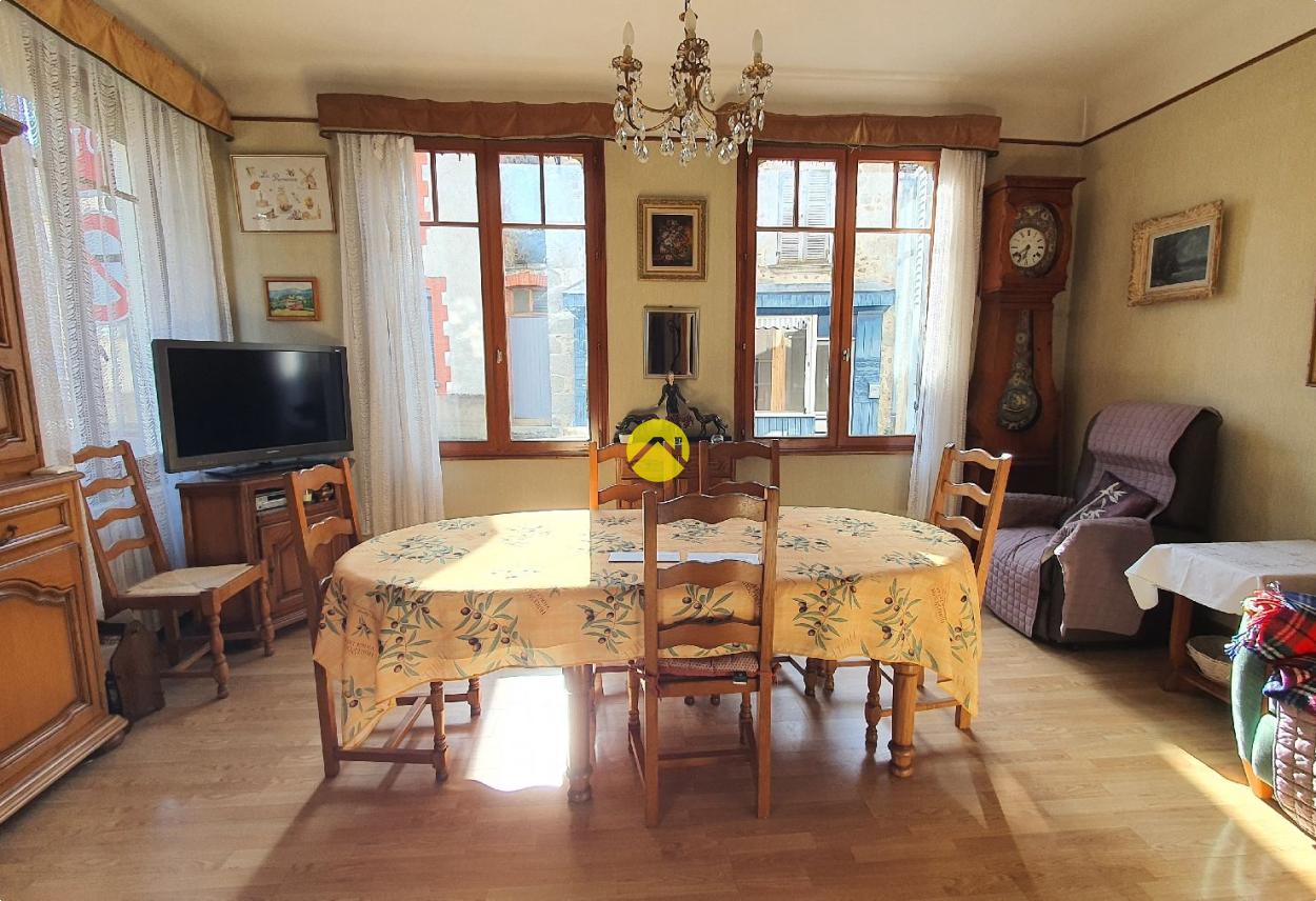 Maison 8 pièces 155 m² à Auzances, photo 2