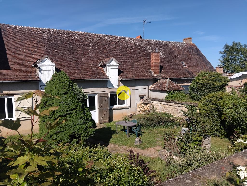 Maison 6 pièces 207 m² · à Lurcy Levis · 207 m² · 83 000 €
