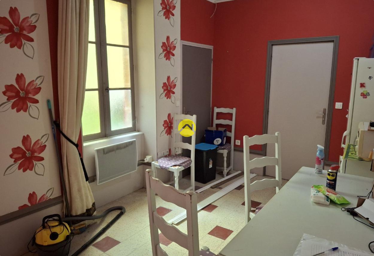 Maison 7 pièces 124 m² à Lurcy Levis, photo 2