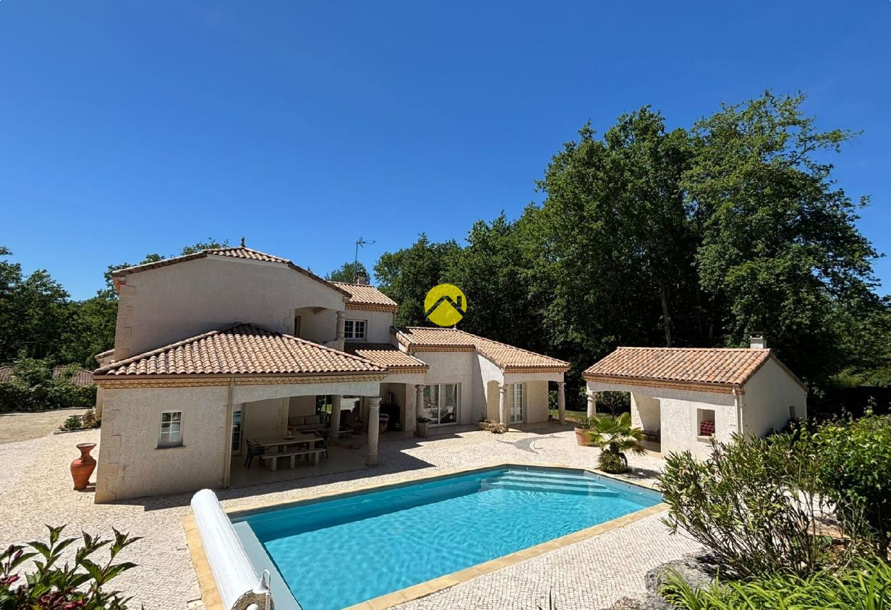 Maison 6 pièces 190 m² · à Sanilhac · 190 m² · 636 000 €