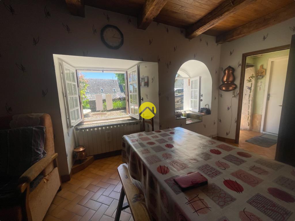 Maison 10 pièces 146 m² à Pierrefort, photo 6