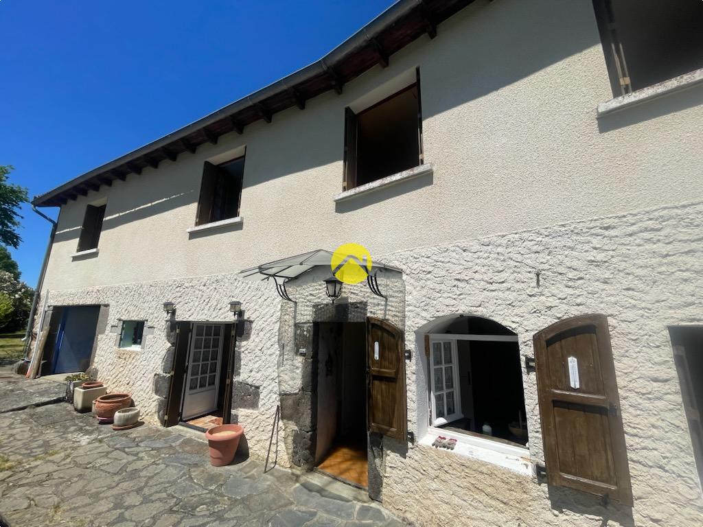 Maison 10 pièces 146 m² · à Pierrefort · 146 m² · 151 200 €
