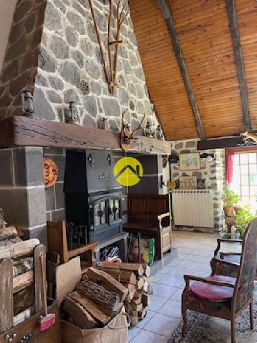 Maison 6 pièces 146 m² · à Pierrefort · 146 m² · 67 500 €