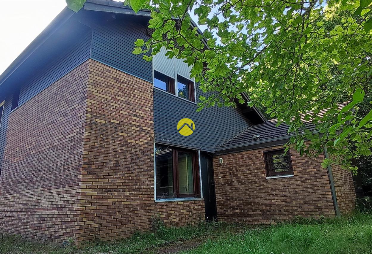 Maison 4 pièces 123 m² · à Levet · 123 m² · 105 000 €