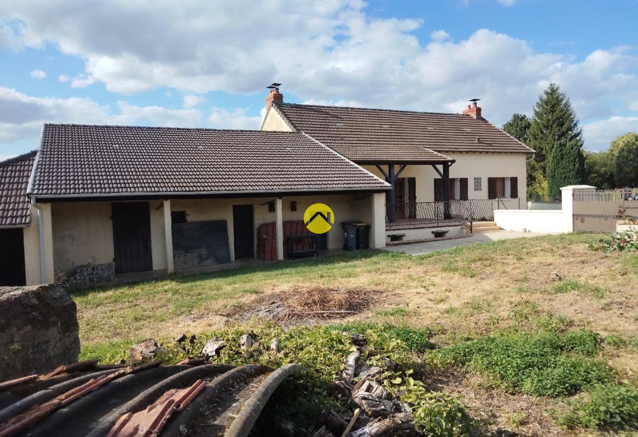 Maison 3 pièces 100 m² · à Saint Amand-Montrond · 100 m² · 110 000 €