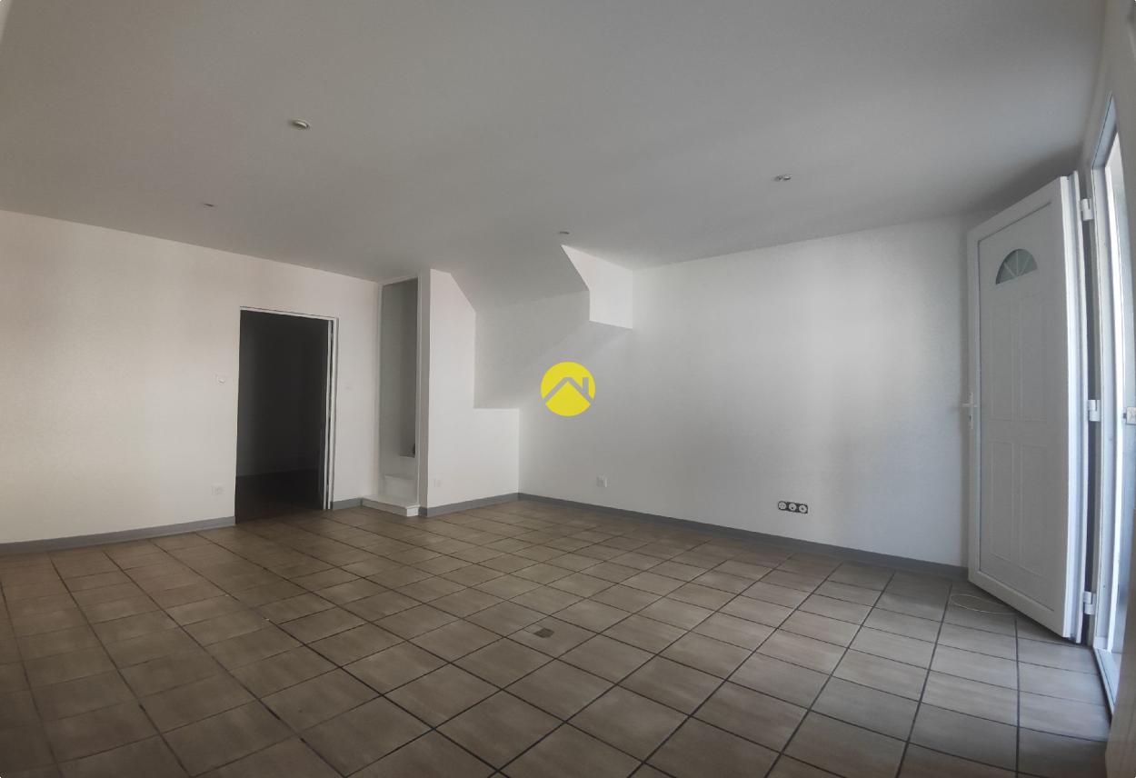 Appartement 6 pièces 94 m² à Jouet-sur-l'Aubois, photo 2