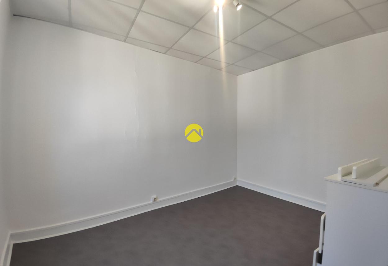 Appartement 6 pièces 94 m² à Jouet-sur-l'Aubois, photo 11