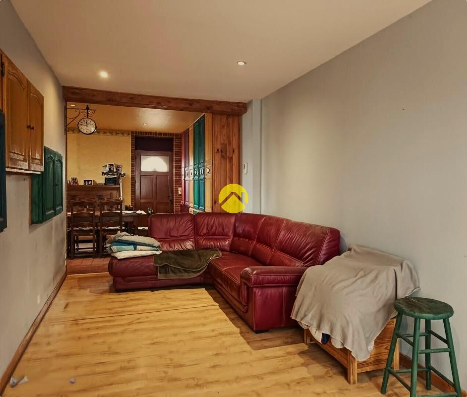Maison 8 pièces 140 m² à Ainay-le-Château, photo 2