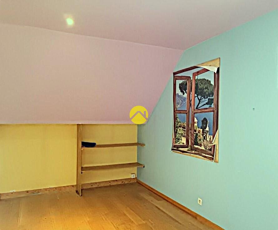 Maison 8 pièces 140 m² à Ainay-le-Château, photo 6