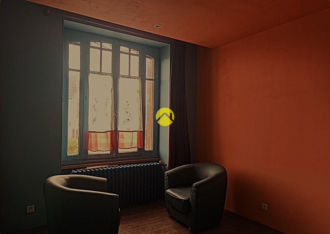 Maison 8 pièces 140 m² à Ainay-le-Château, photo 3