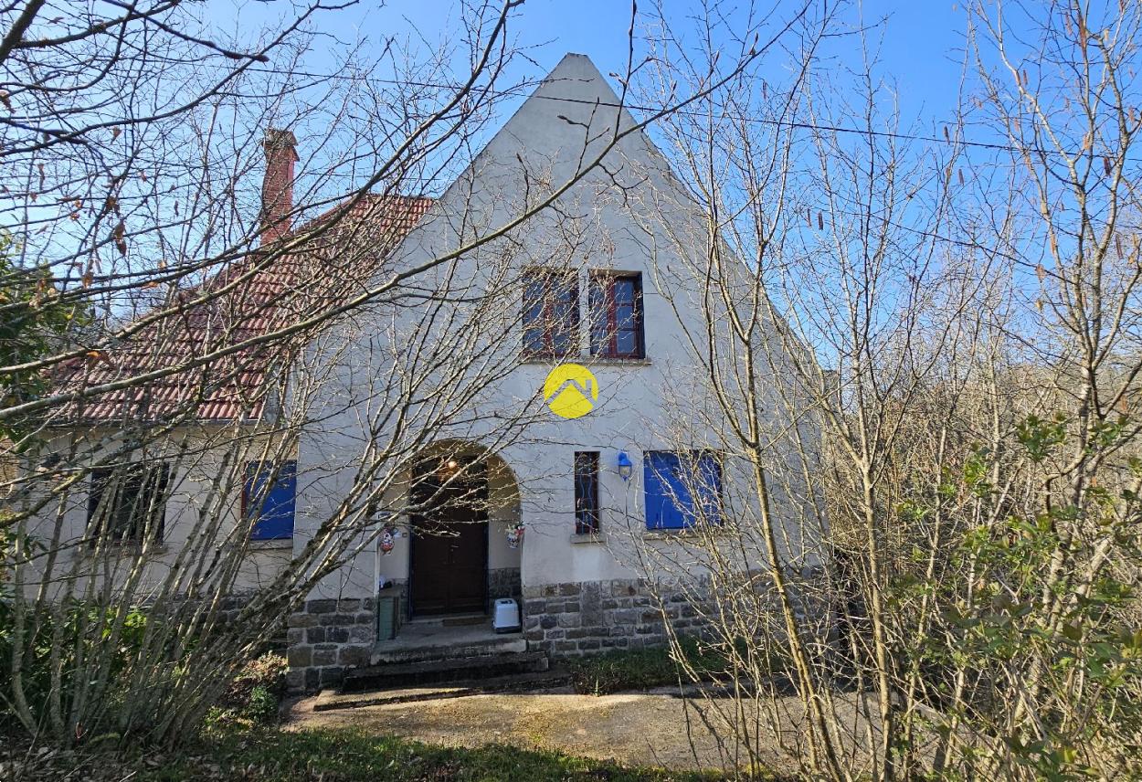 Maison 6 pièces 136 m² · à Mazirat · 136 m² · 88 000 €