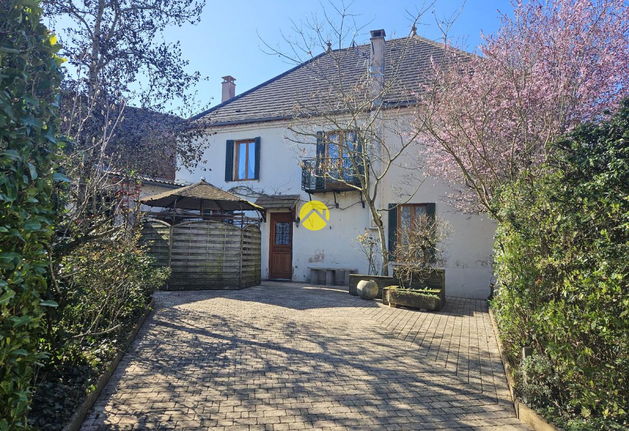Maison 7 pièces 176 m² · à Gipcy · 176 m² · 84 700 €