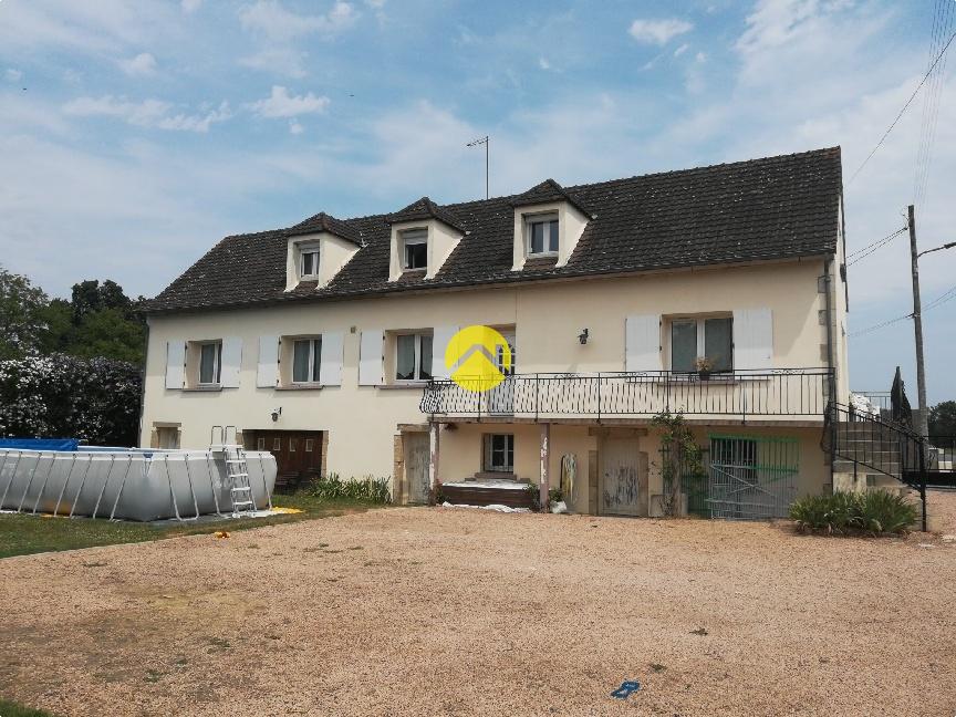 Maison 7 pièces 162 m² · à Saint Amand Montrond · 162 m² · 125 000 €