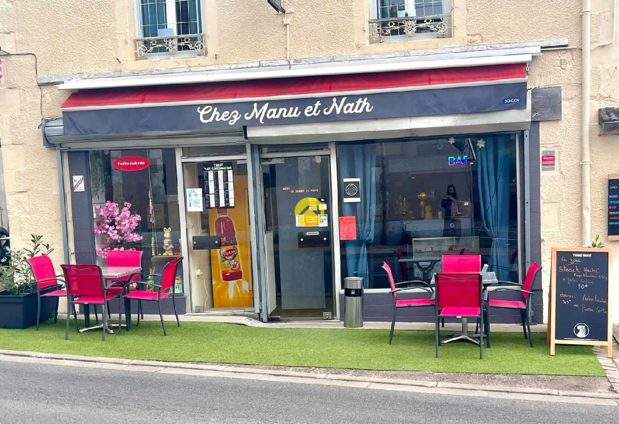 Immeuble 11 pièces 180 m² · à Cours les Barres · 180 m² · 172 800 €