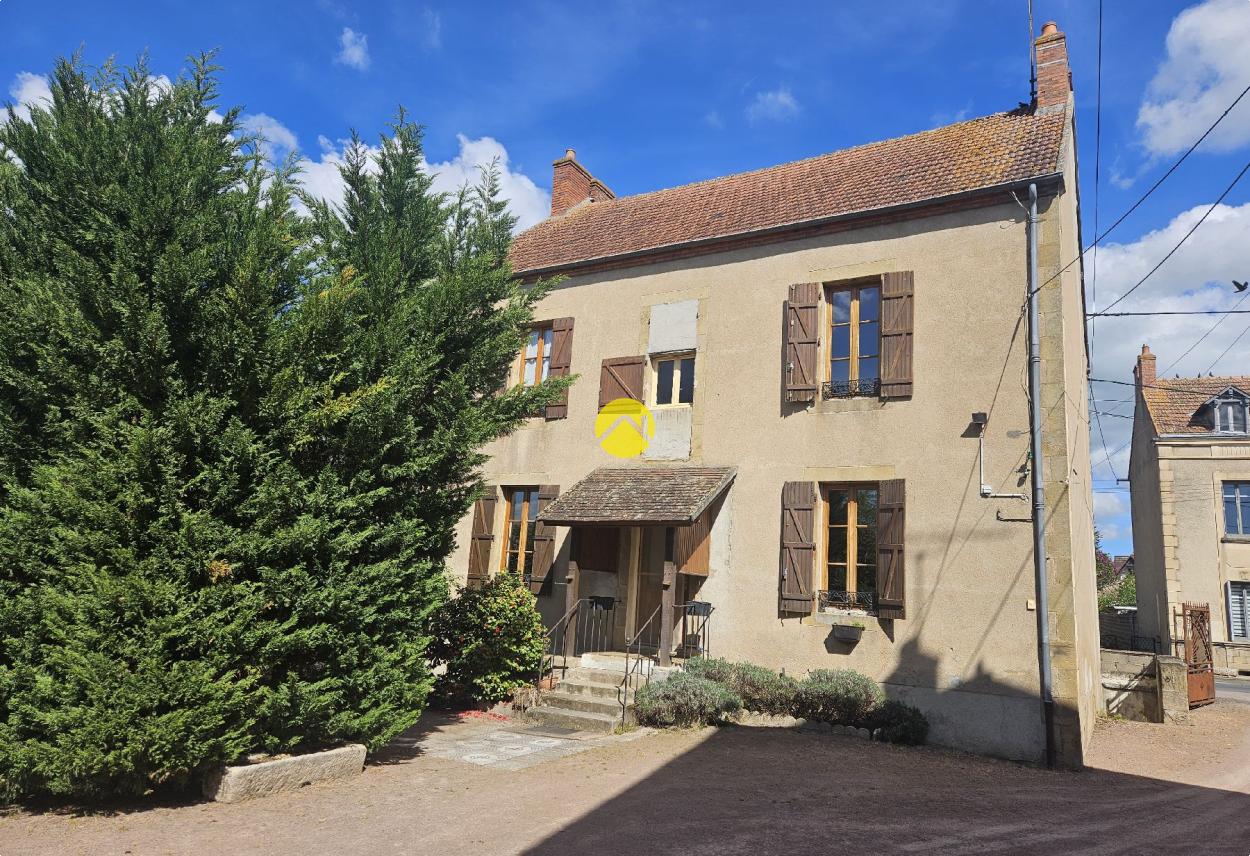 Maison 6 pièces 166 m² · à Cosne-d'Allier · 166 m² · 80 000 €