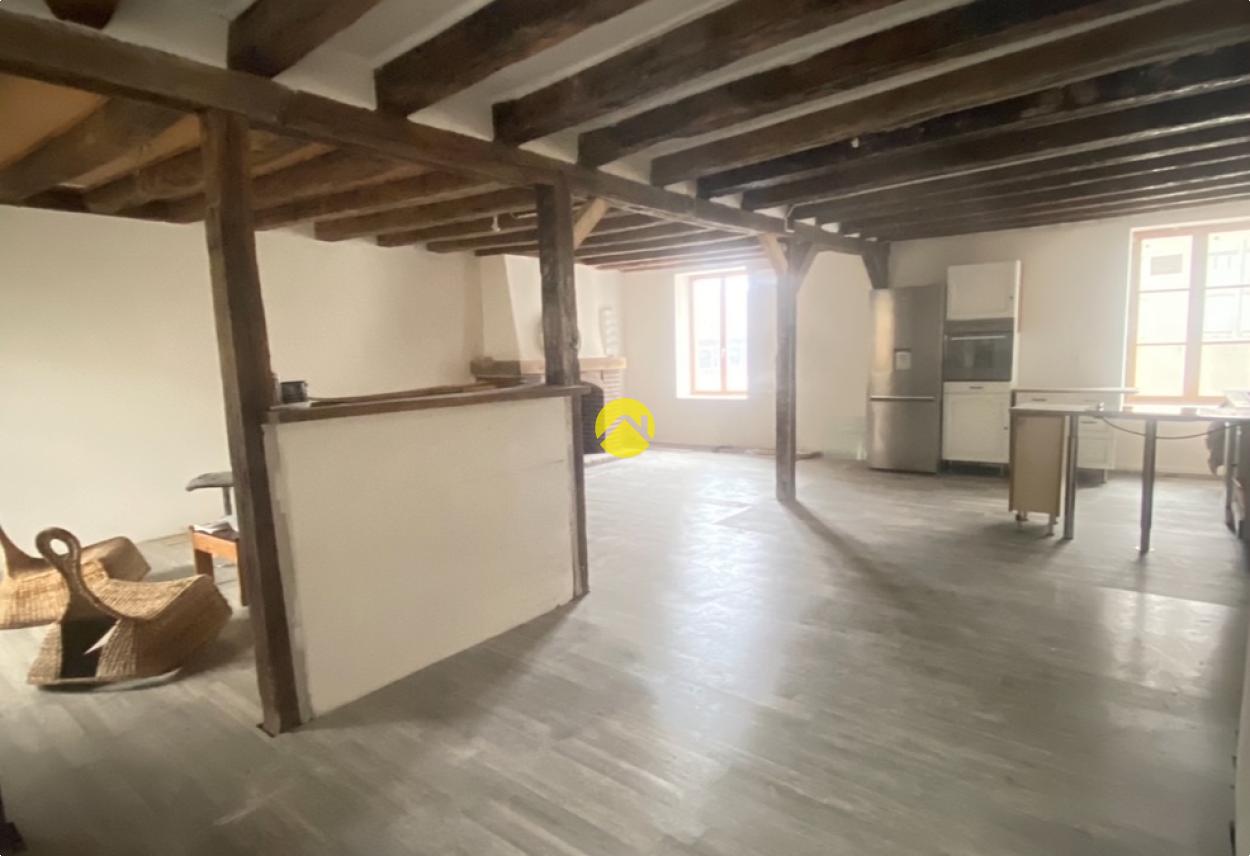 Appartement 9 pièces 210 m² · à Blet · 210 m² · 88 000 €