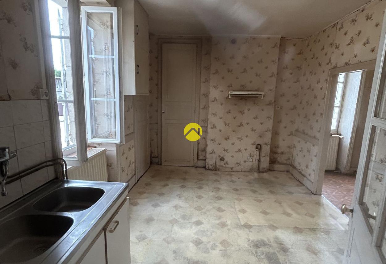 Maison 5 pièces 90 m² à Montmarault, photo 10