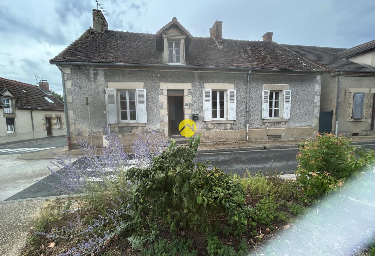 Maison 5 pièces 90 m² · à Montmarault · 90 m² · 80 000 €
