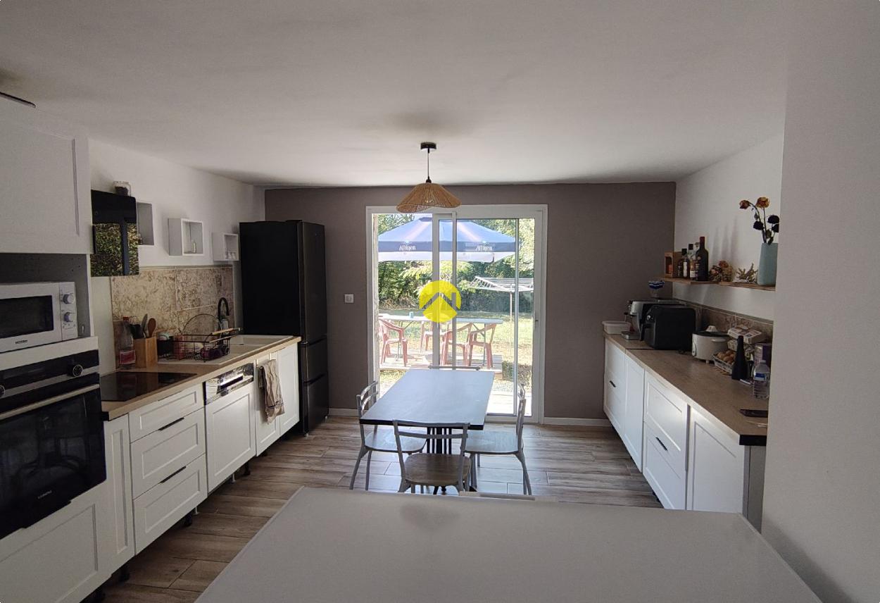 Maison 4 pièces 104 m² · à Le Bourg d'Hem · 104 m² · 160 000 €