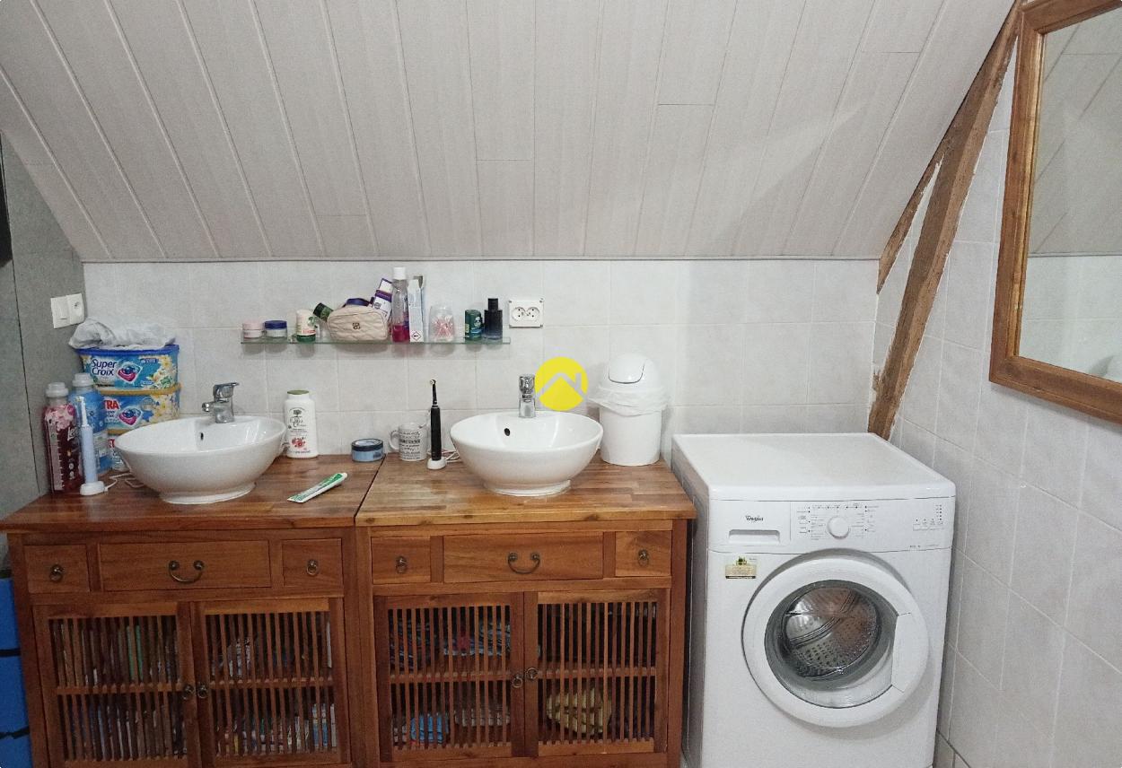 Maison 5 pièces 140 m² à Lurcy Levis, photo 2