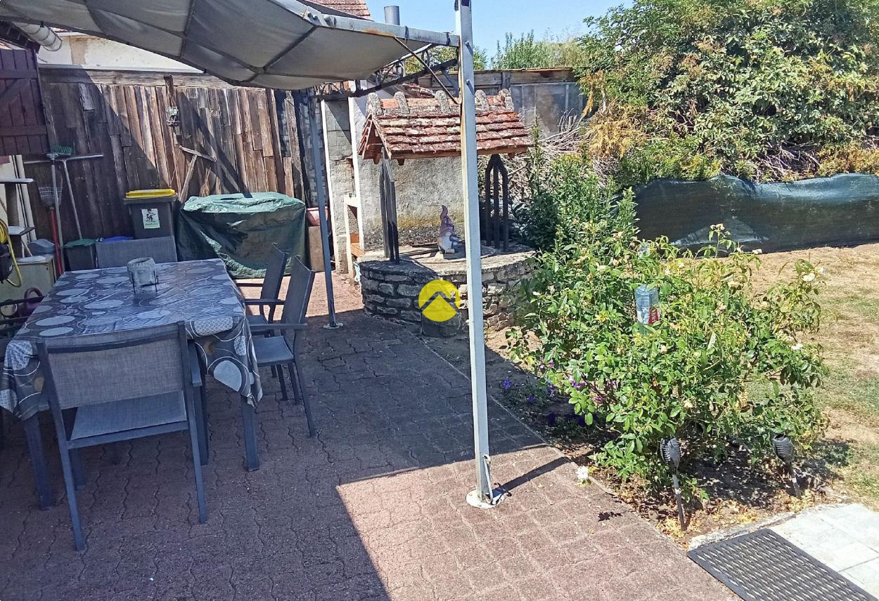 Maison 3 pièces 79 m² à Ainay-le-Château, photo 3