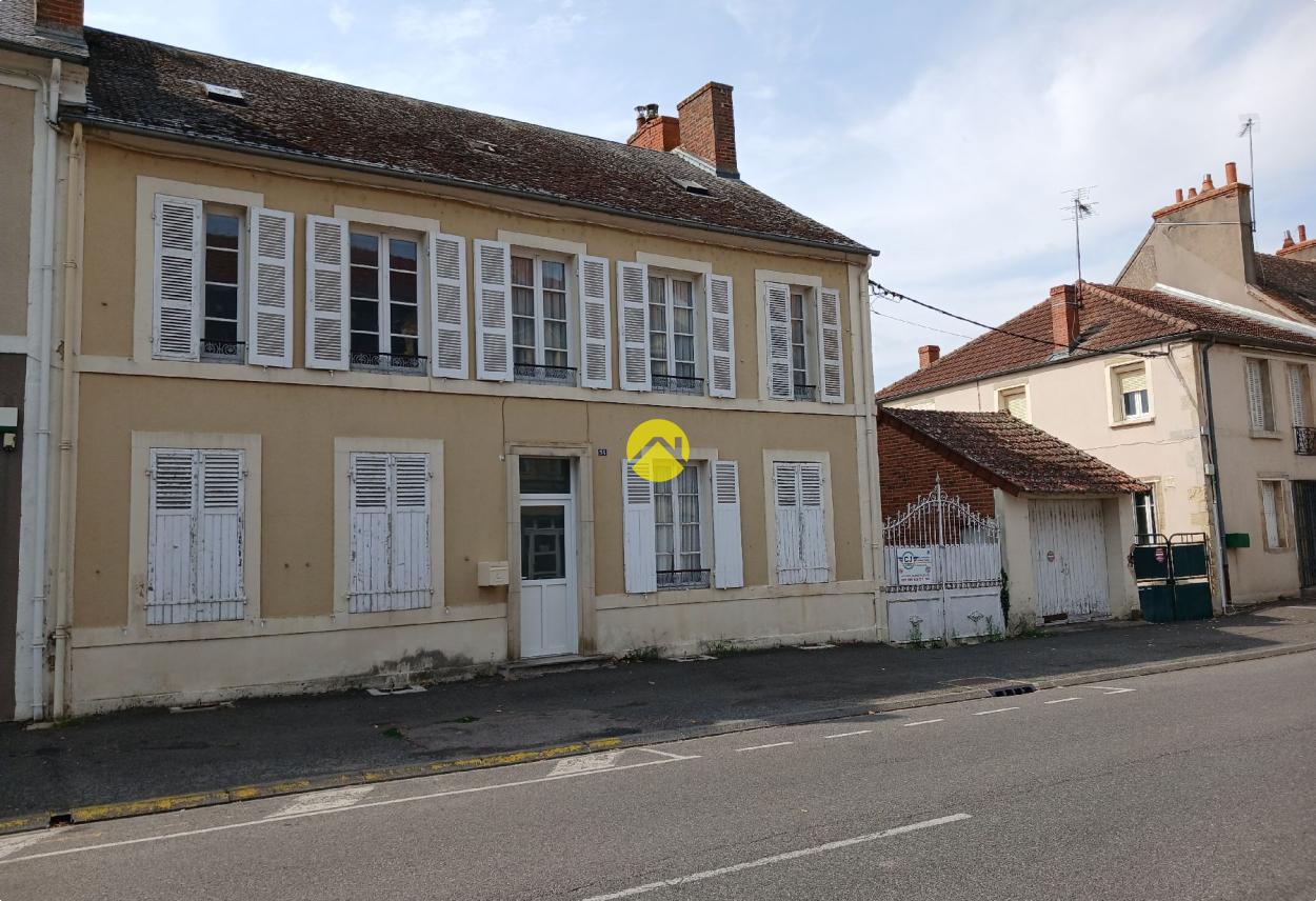 Maison 5 pièces 202 m² à Lurcy-Lévis, photo 2