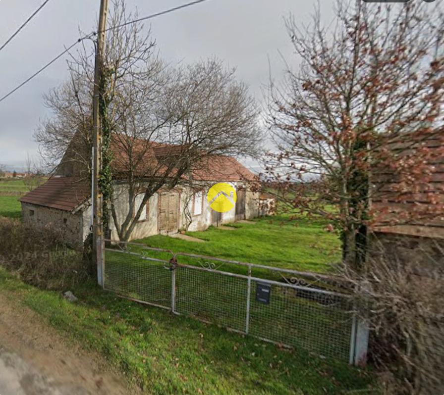 Maison 3 pièces 115 m² · à Chirat-l'Eglise · 115 m² · 82 500 €