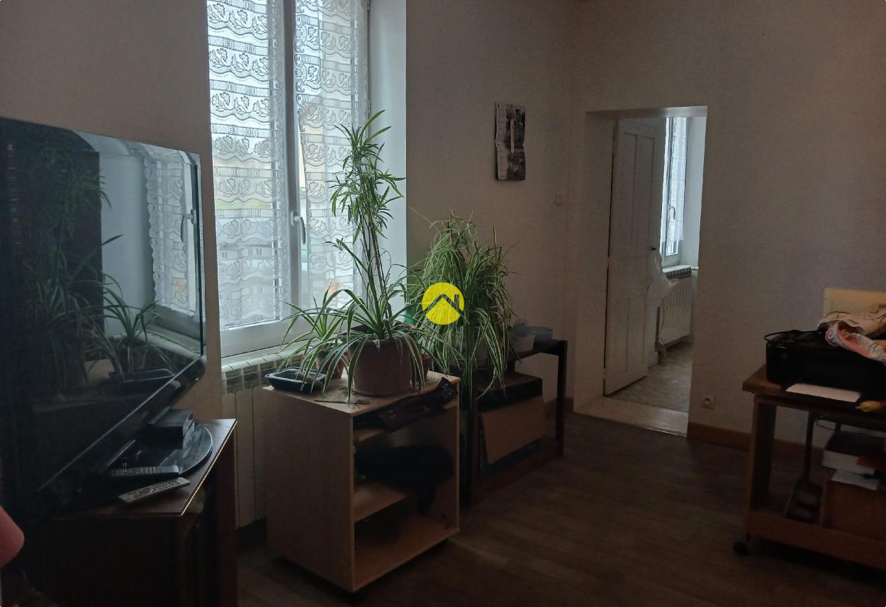 Maison 8 pièces 128 m² à Lurcy-Lévis, photo 3