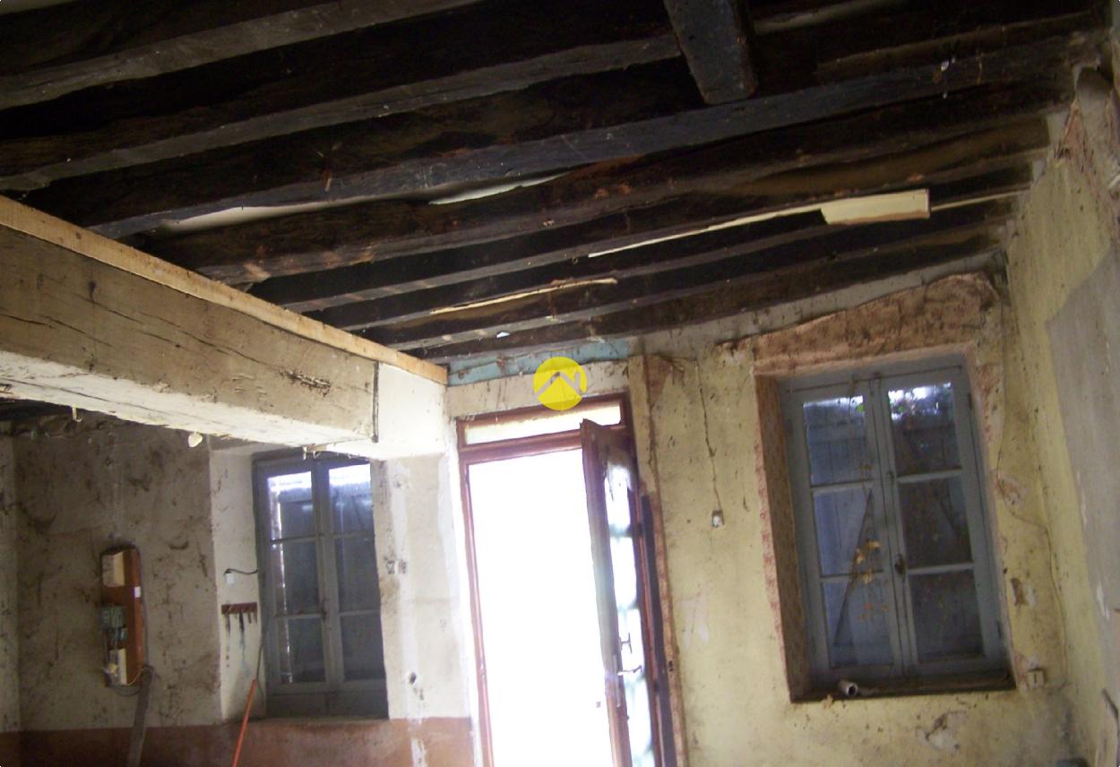 Maison 1 pièce 40 m² à Saint-Sulpice-les-Feuilles, photo 3
