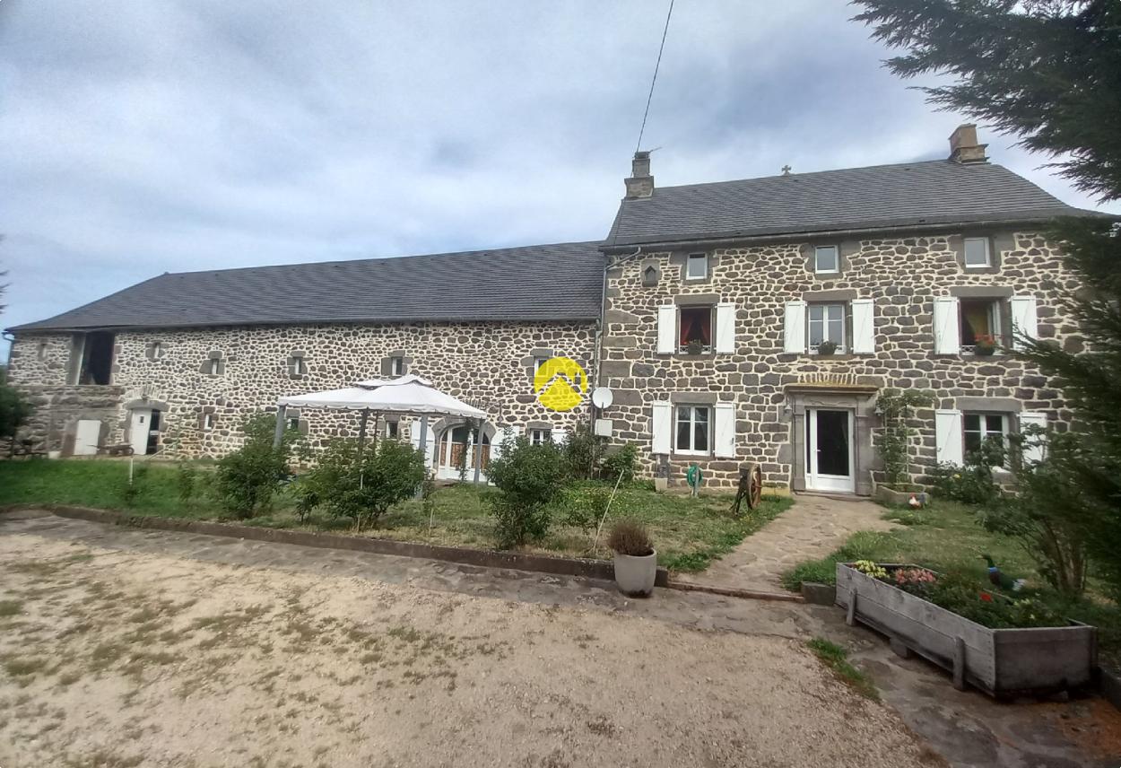 Maison 10 pièces 295 m² · à Murat · 295 m² · 367 500 €