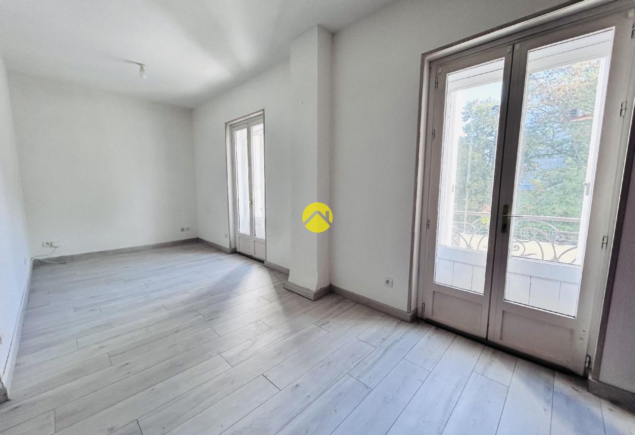 Appartement 3 pièces 53 m² à Neris-les-Bains, photo 2
