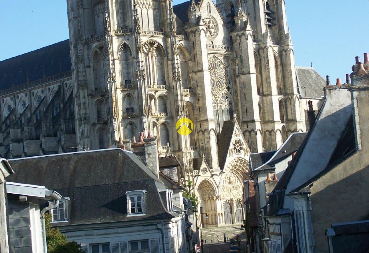 Appartement 9 pièces 205 m² · à Bourges · 205 m² · 235 000 €