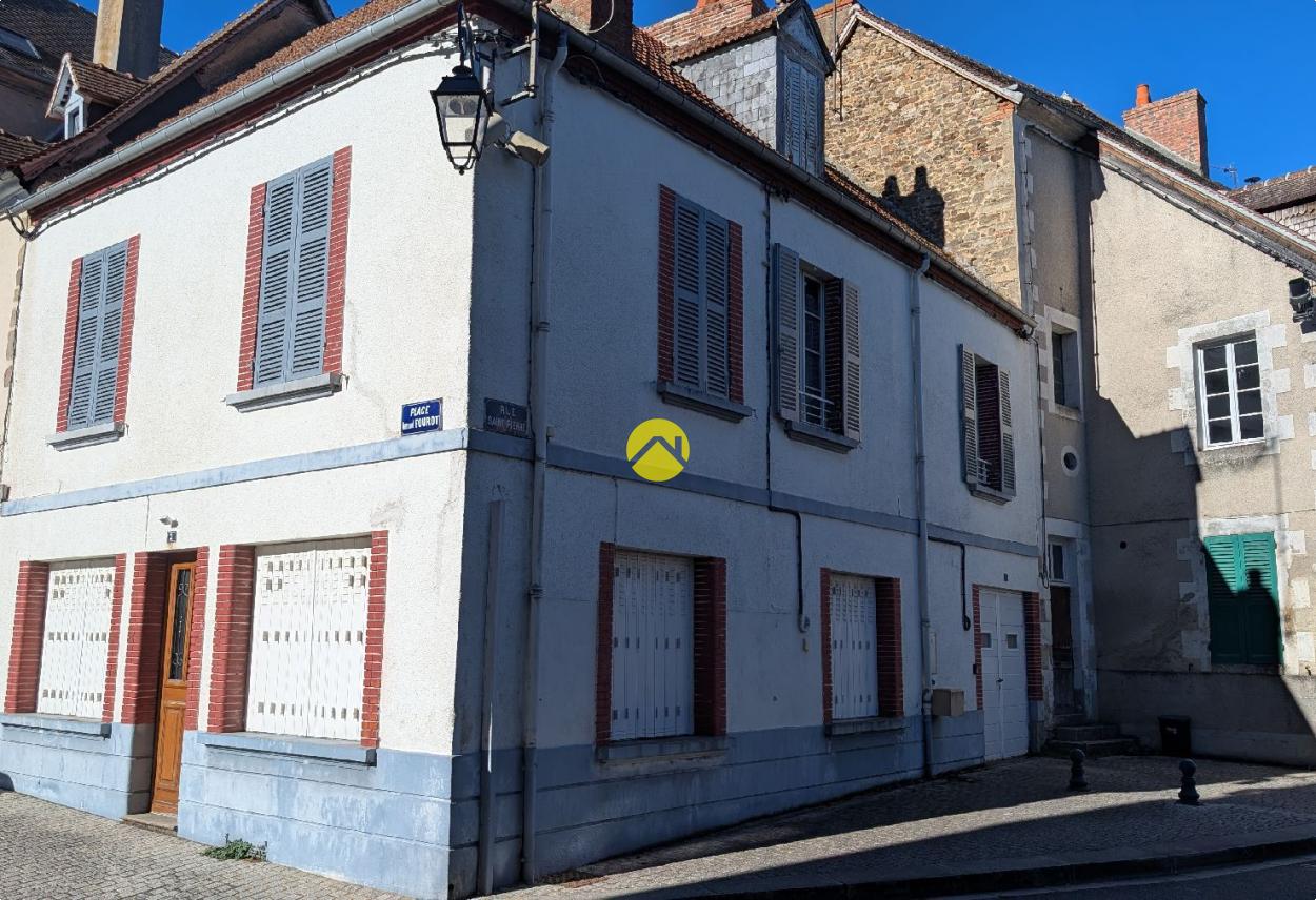 Maison 5 pièces 94 m² · à Chenerailles · 94 m² · 99 000 €