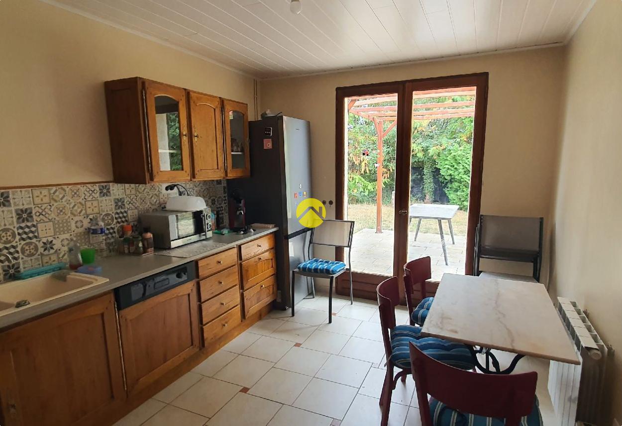 Maison 8 pièces 122 m² à Auzances, photo 3
