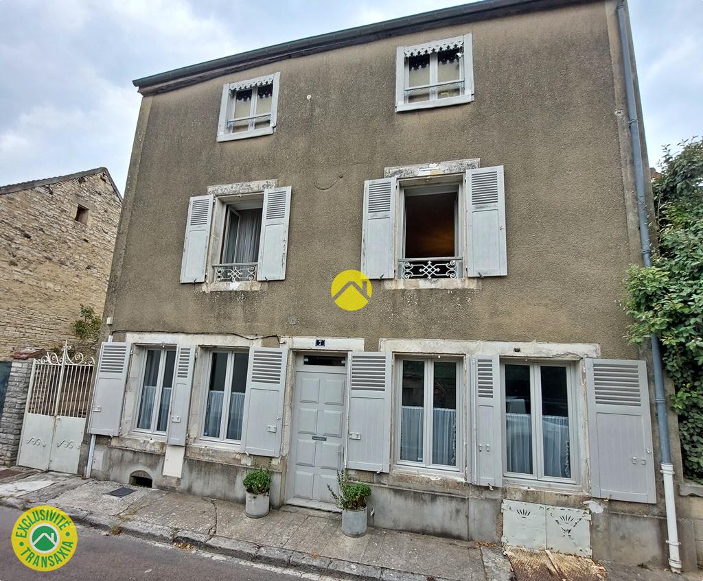 MAISON AVEC COUR + TERRAIN-JARDIN