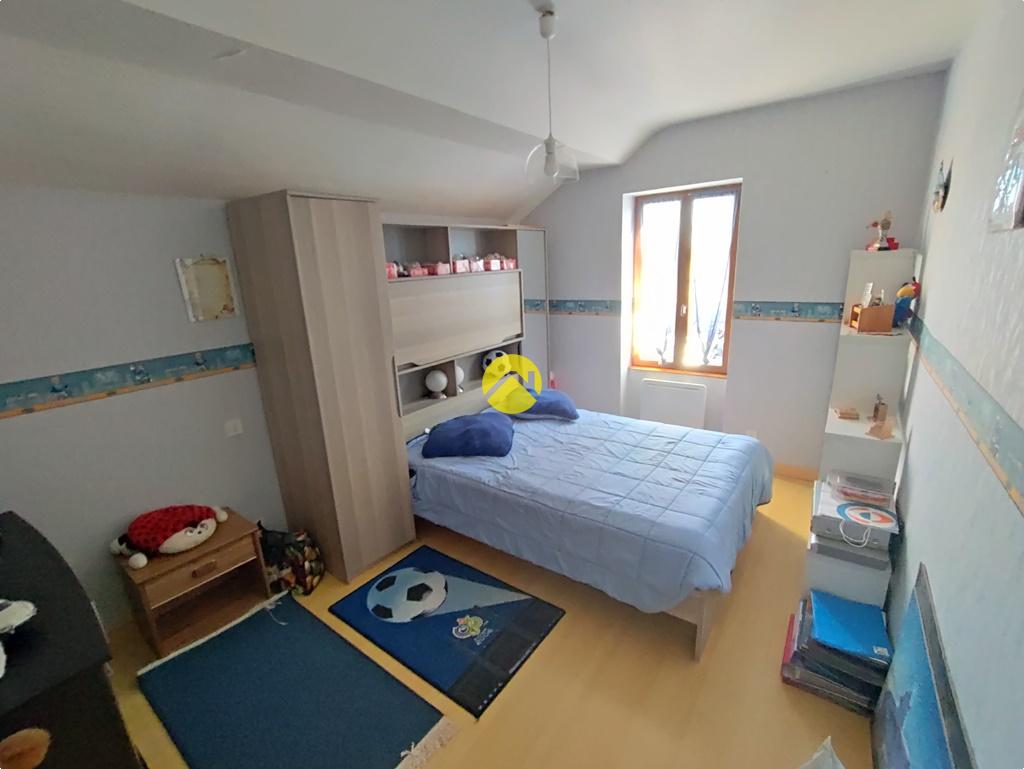 Maison 8 pièces 103 m² à Gannat, photo 6