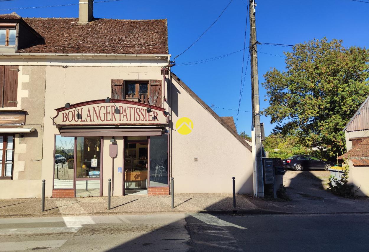 Immeuble 8 pièces 90 m² · à Cours-les-Barres · 90 m² · 59 500 €