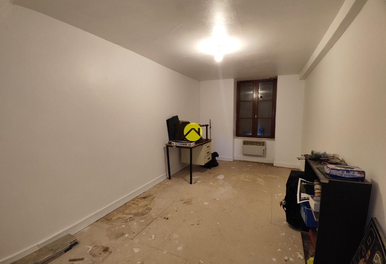 Immeuble 8 pièces 90 m² à Cours-les-Barres, photo 15