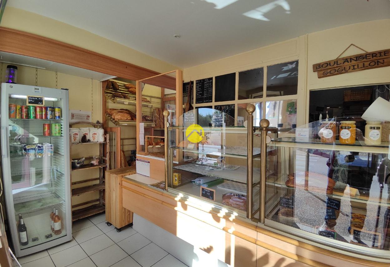 Immeuble 8 pièces 90 m² à Cours-les-Barres, photo 2