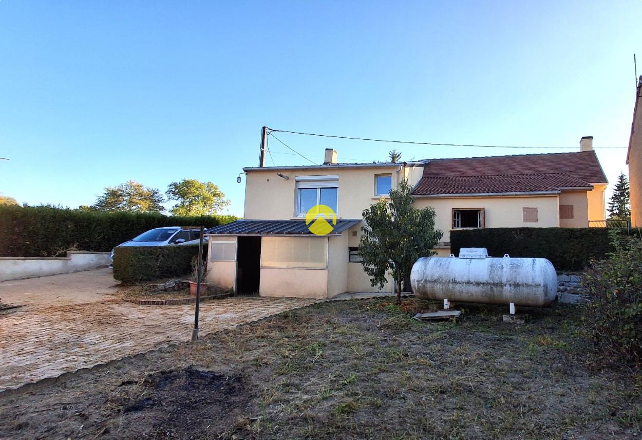 Maison 5 pièces 94 m² · à Cérilly · 94 m² · 52 000 €
